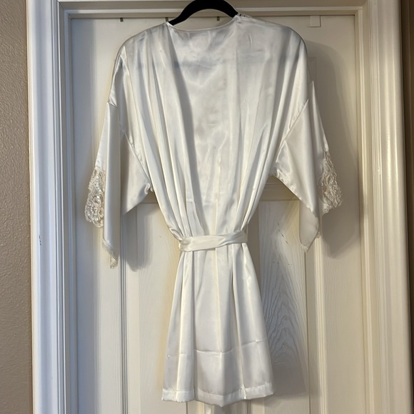 5 PIECE SET 🩶VINTAGE🩶NWT🤍Victoria’s Bridal Collection🤍Lace Robe,Nighty, Teddy - Picture 3 of 14